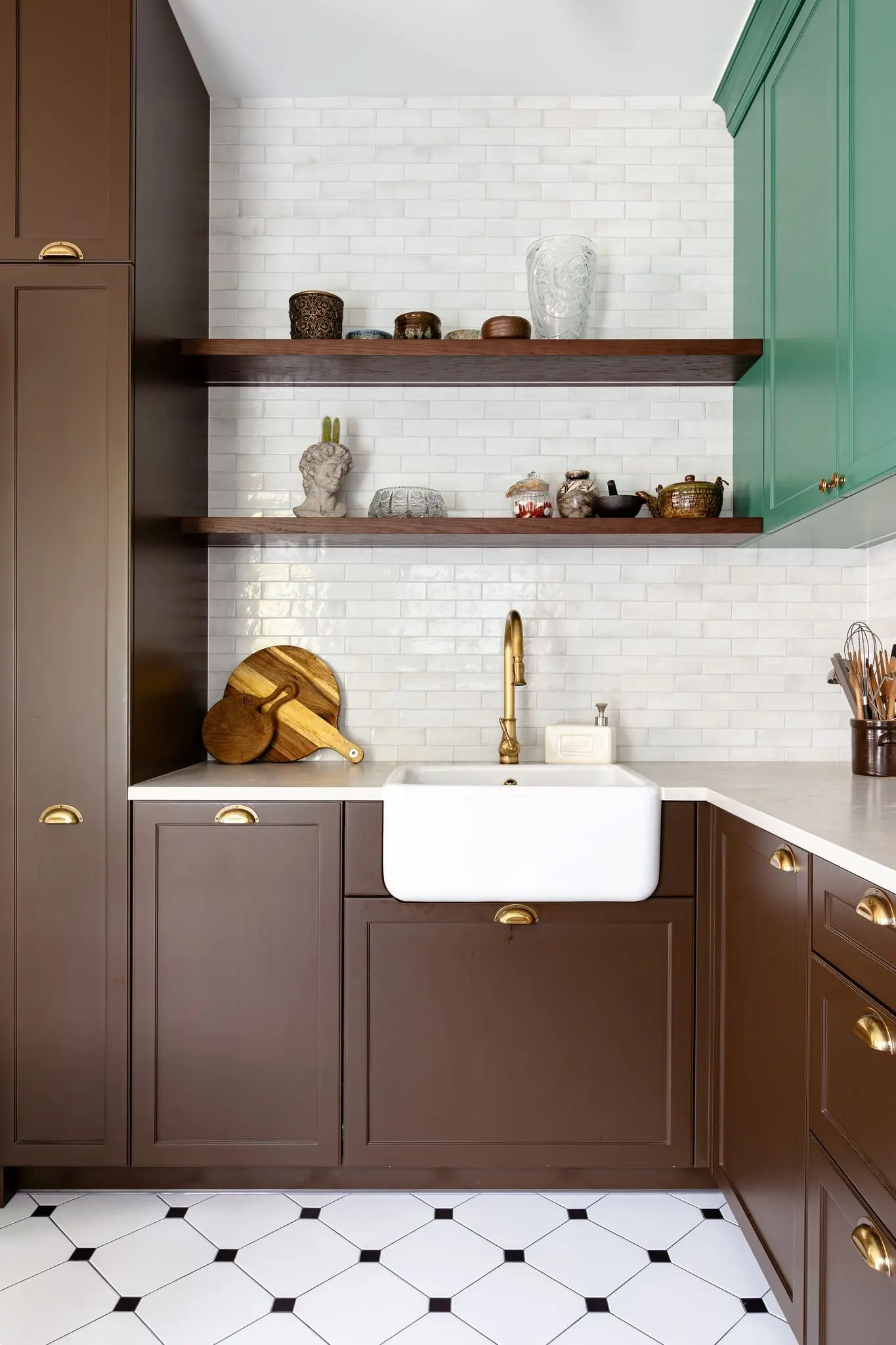 Projekt: Barbara Godawska Demate iHome Sudio Zdjęcia : Mrok Studio