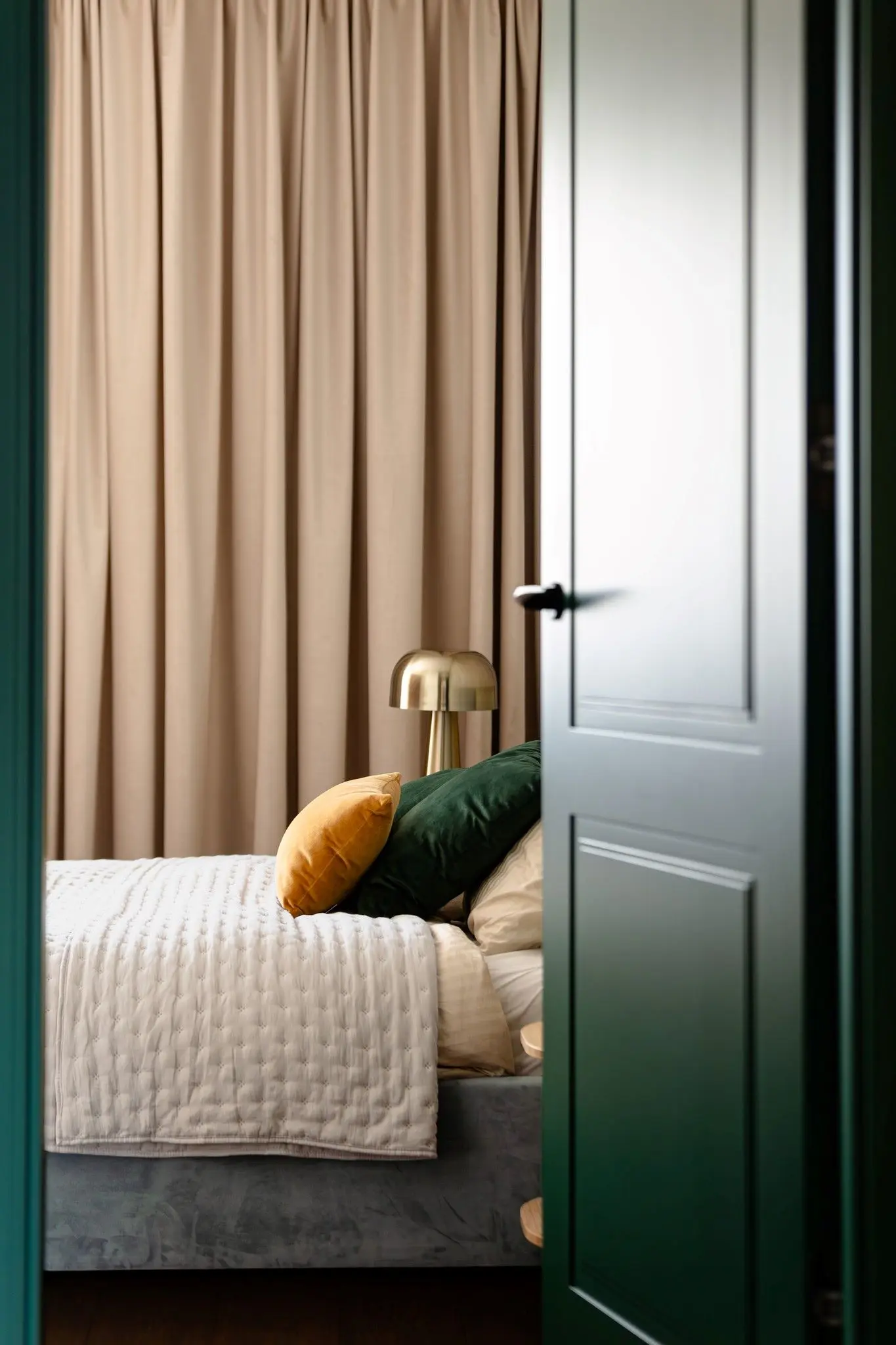 Projekt: Barbara Godawska Demate iHome Sudio Zdjęcia : Mrok Studio