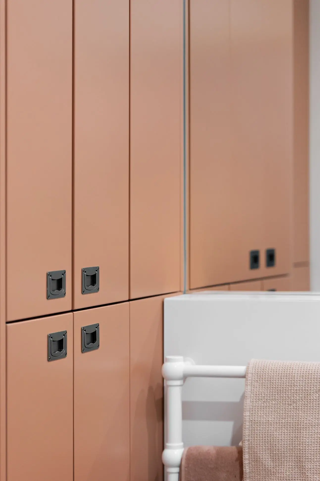 Stylowe mieszkanie w zabytkowej kamienicy | Design: Black Locus | Foto: Dekorialove