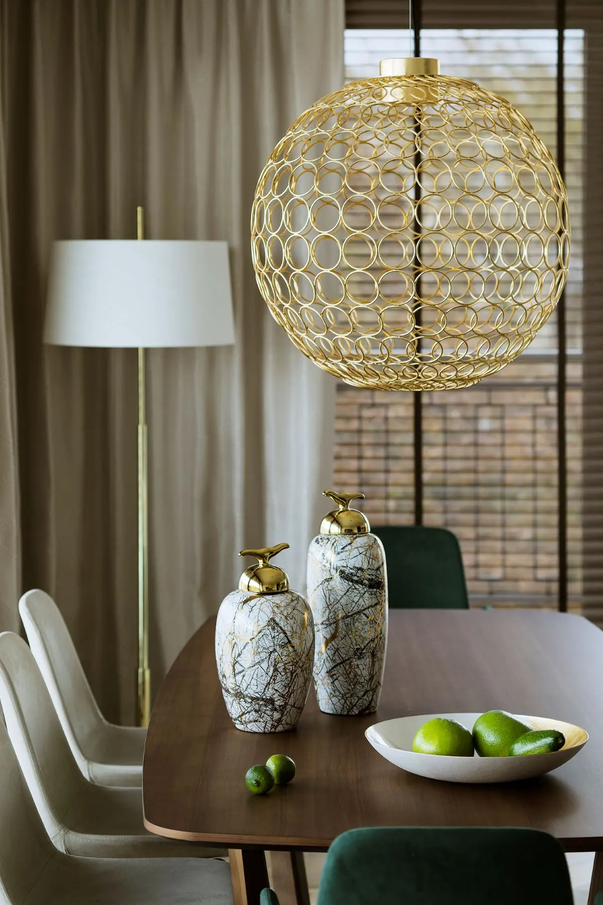 Design: Agnieszka Ludwinowska