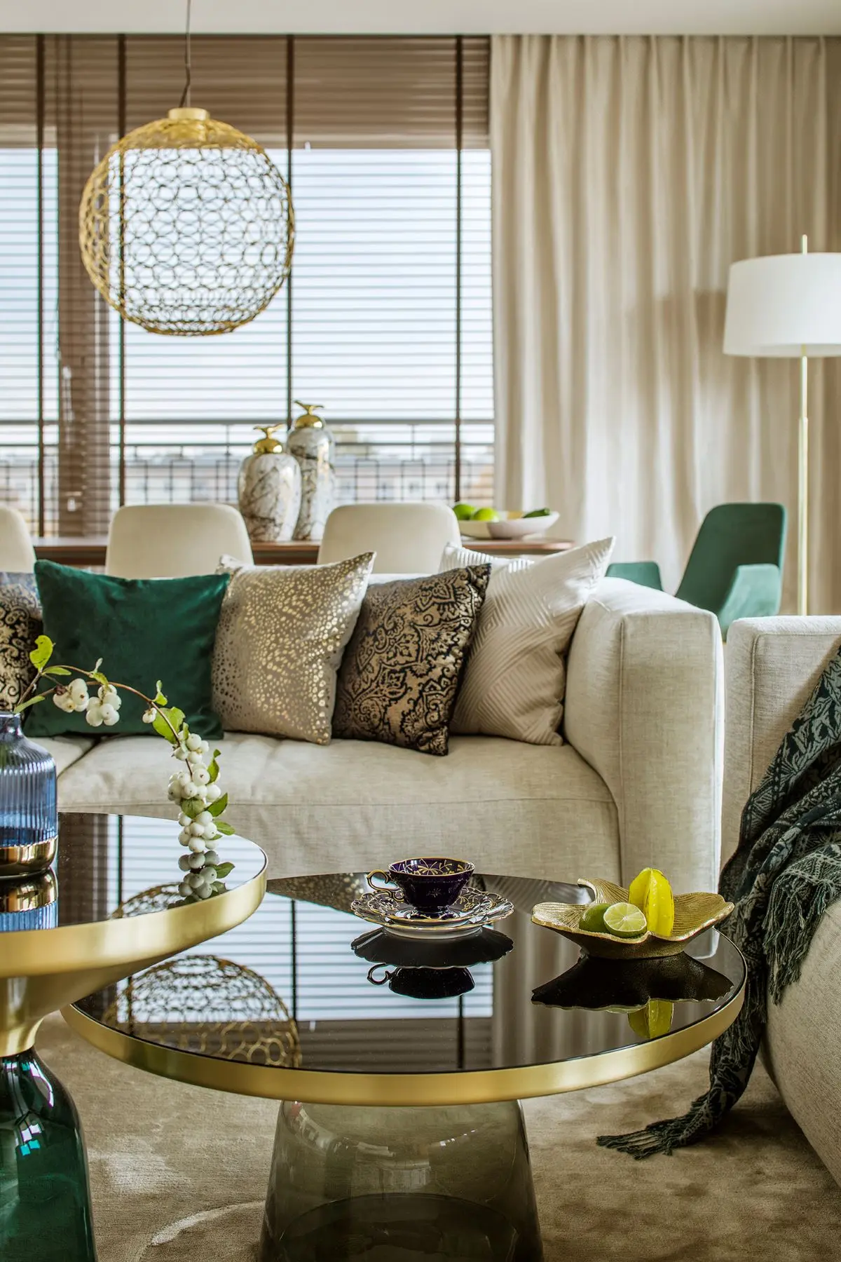 Design: Agnieszka Ludwinowska