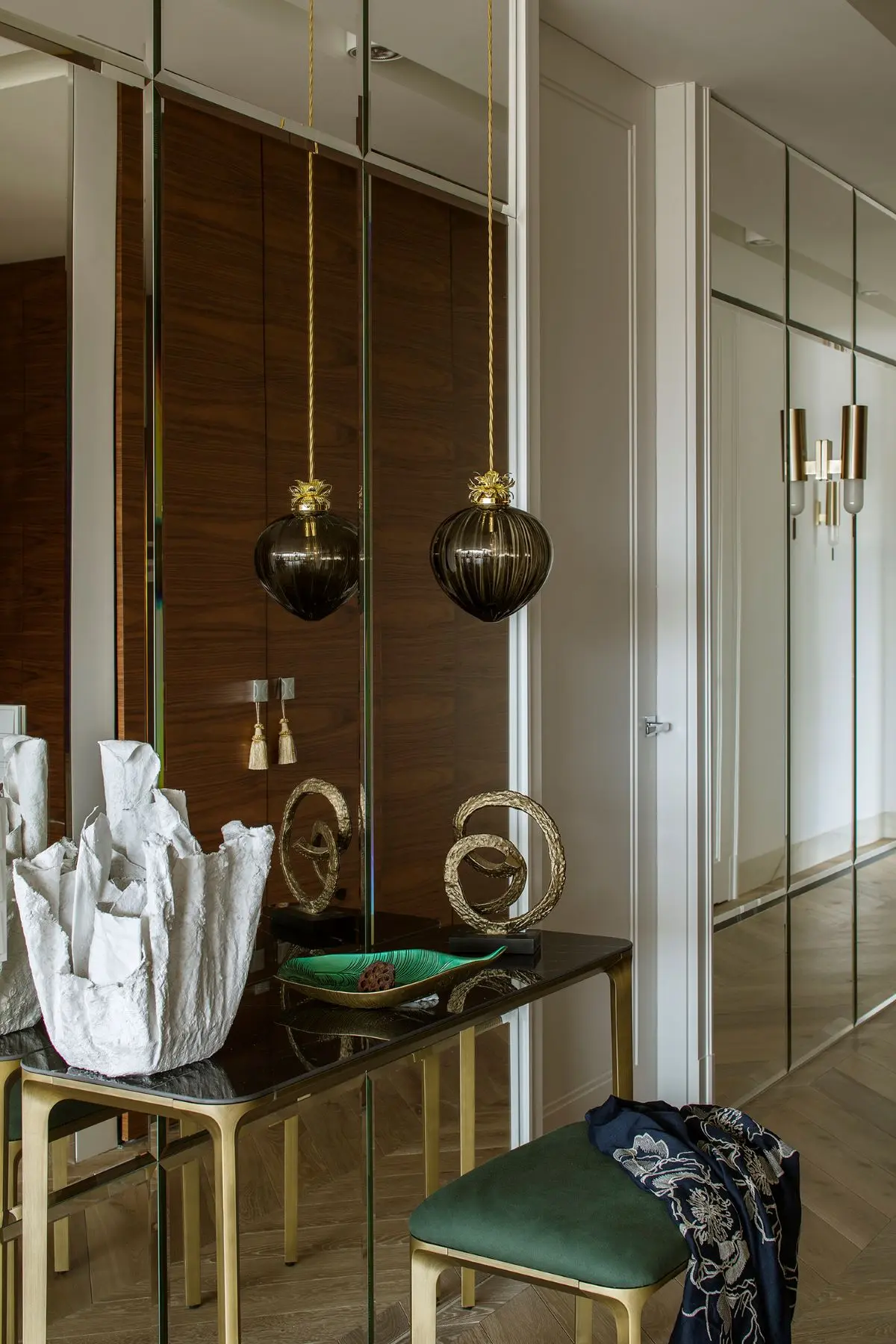 Design: Agnieszka Ludwinowska