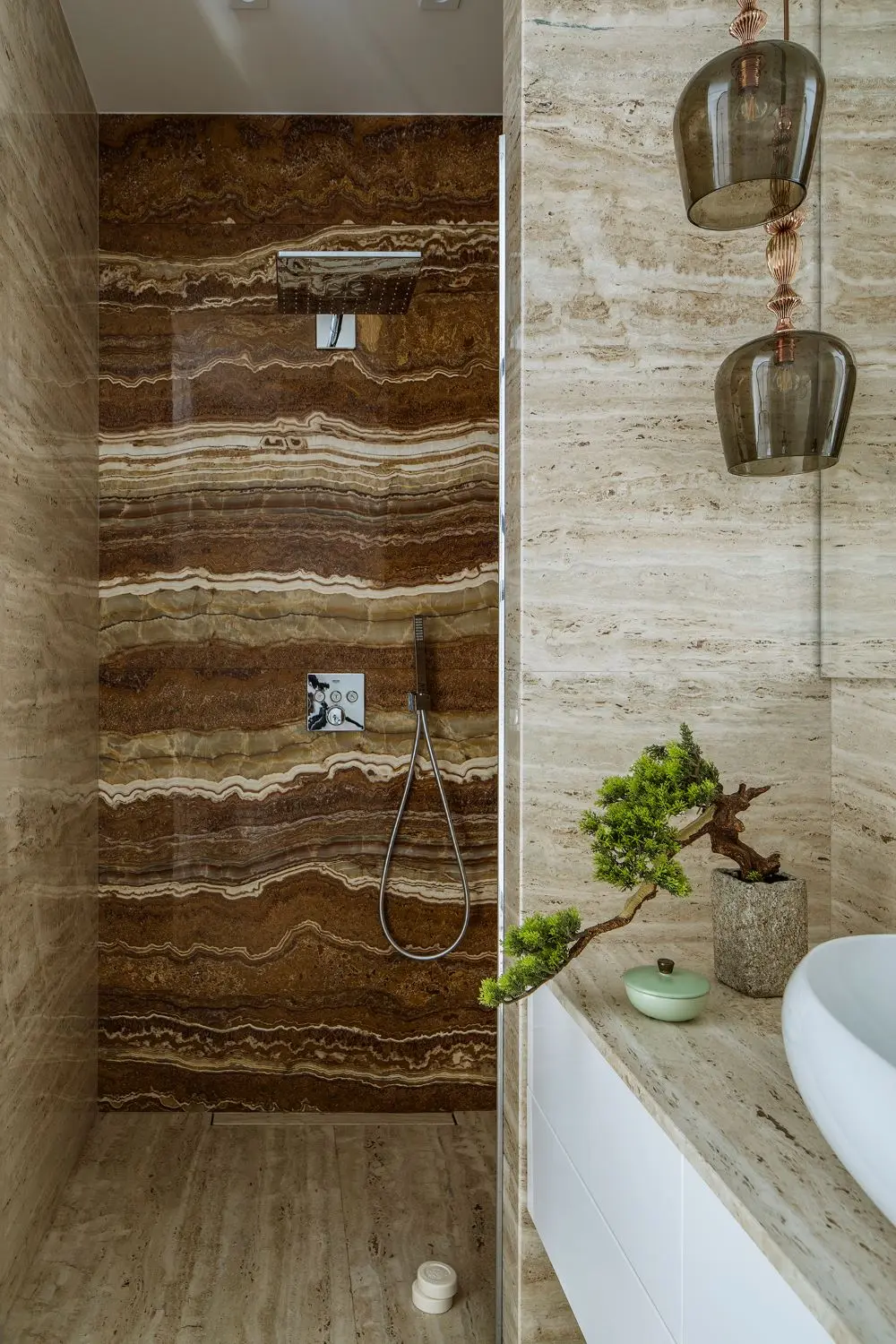 Design: Agnieszka Ludwinowska