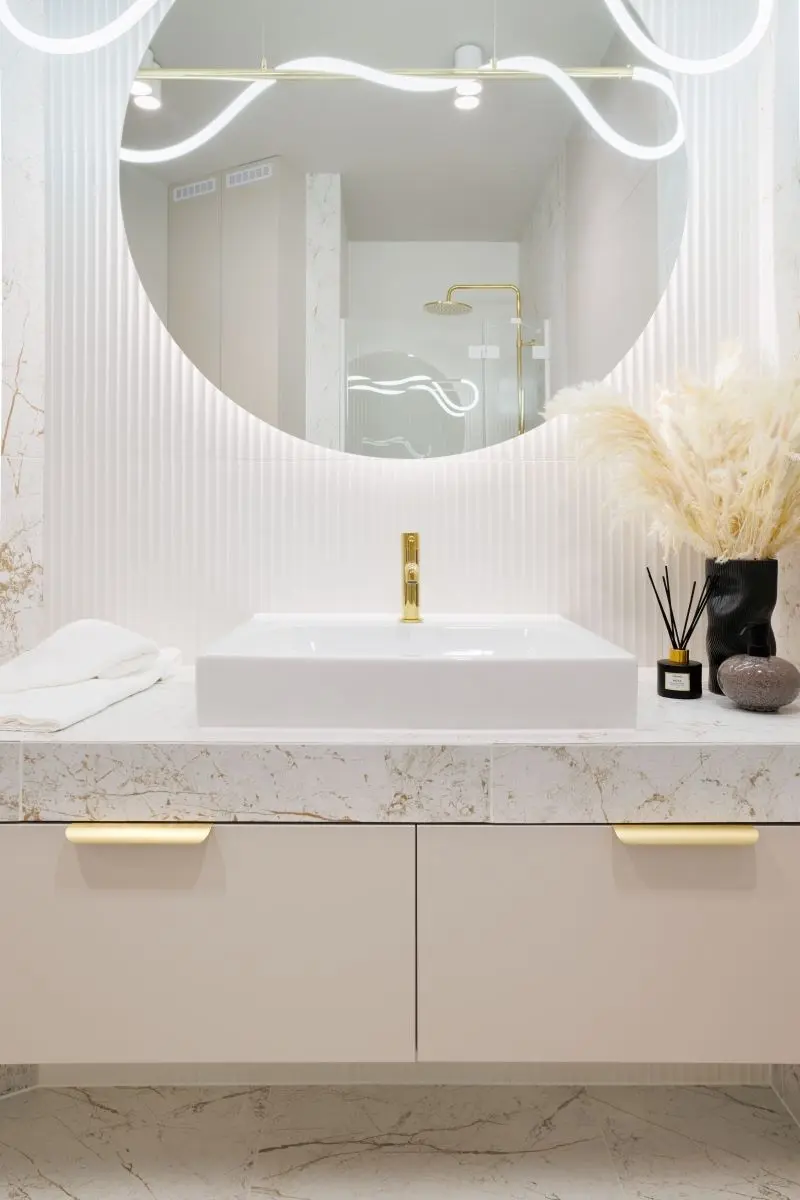 Zamieszkać na wyspie. Apartament w stylu modern classic