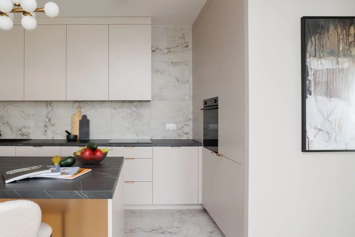 Zamieszkać na wyspie. Apartament w stylu modern classic