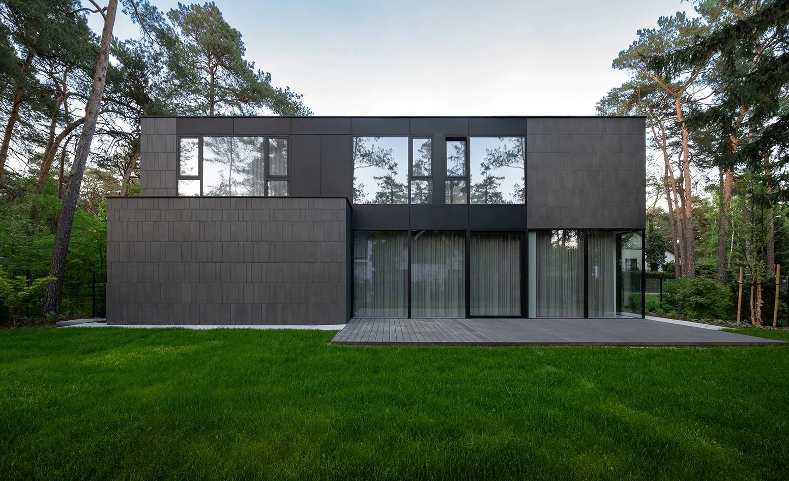 DOM NA ORZECHOWEJ w Józefowie | PAWEL LIS ARCHITEKCI