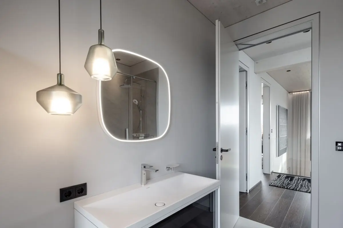 "Pływający dom" Griffnera, zaprojektowany przez Studio F. A. Porsche oraz luksusowe łazienki Duravit