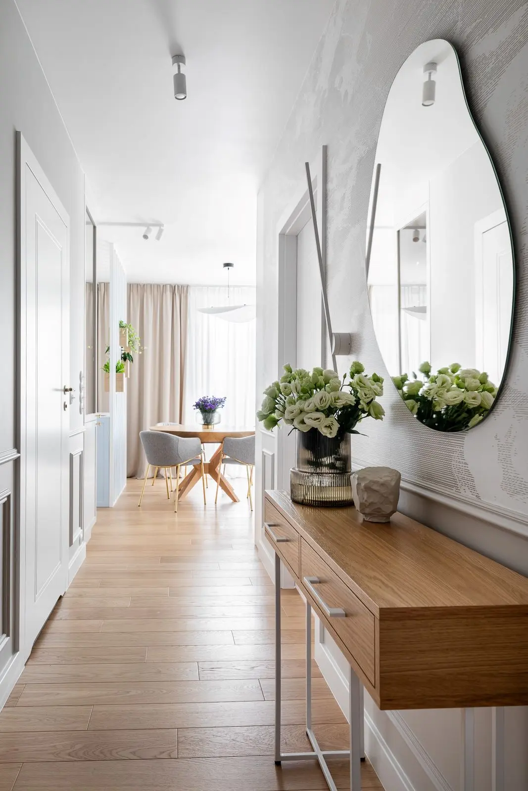 Poziom3 – Katarzyna Tur i Joanna Piotrowska. Zdjęcia wnętrza wykonał Paweł Biedrzycki z pracowni Kąty Proste