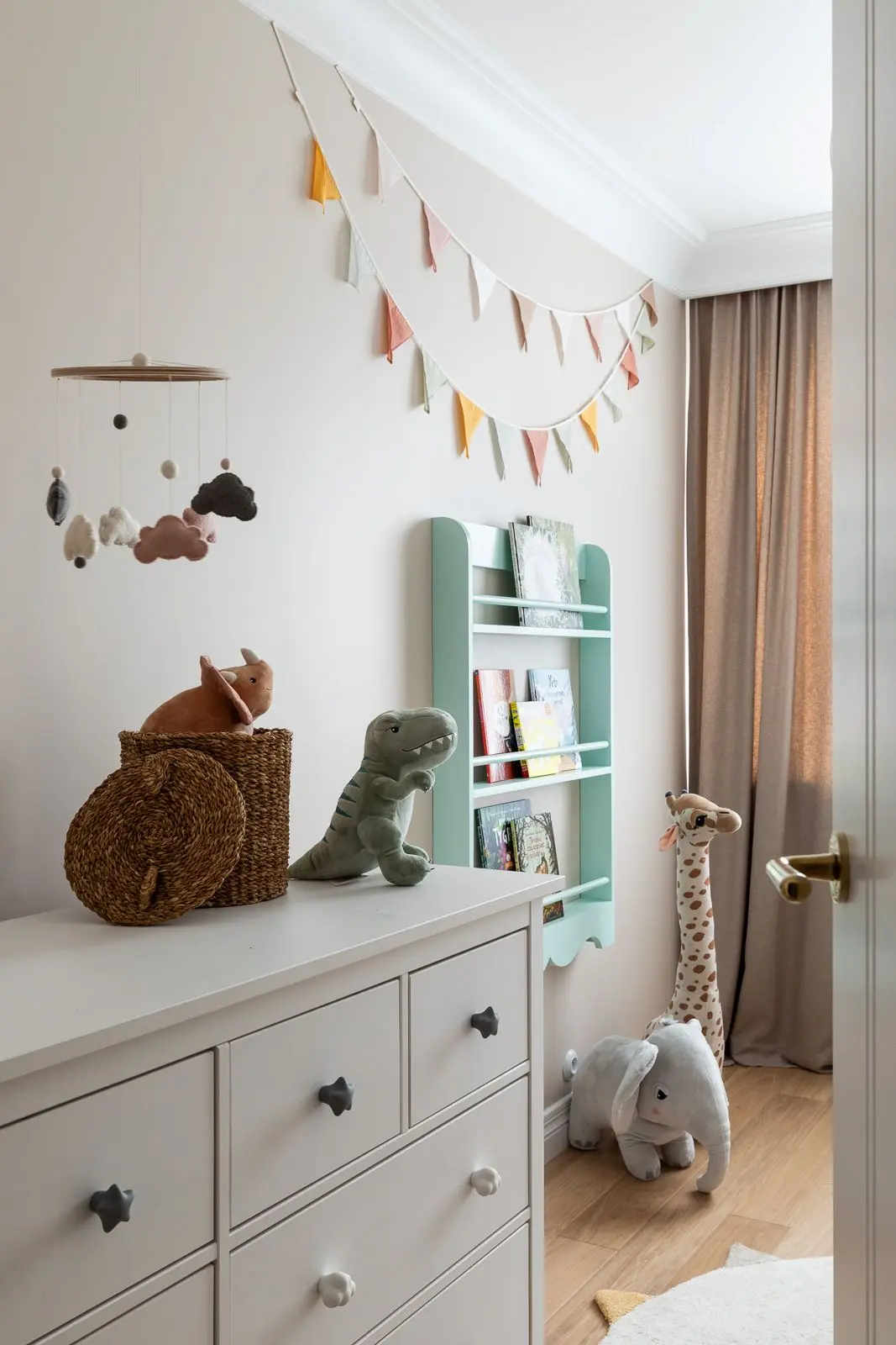 Poziom3 – Katarzyna Tur i Joanna Piotrowska. Zdjęcia wnętrza wykonał Paweł Biedrzycki z pracowni Kąty Proste