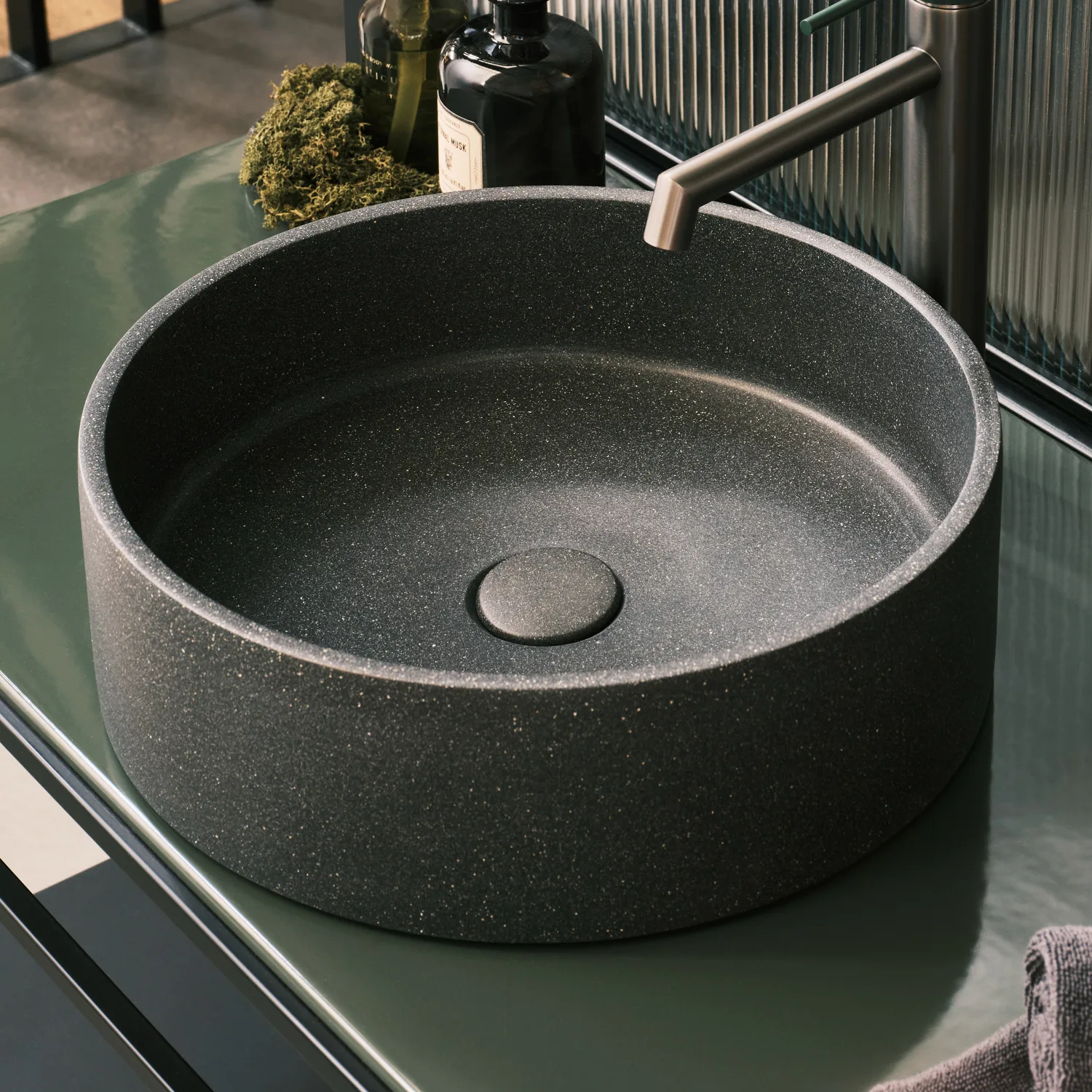 Internity Home Konkrit Umywalka nablatowa Black Sand (IHCO001G8).jpg