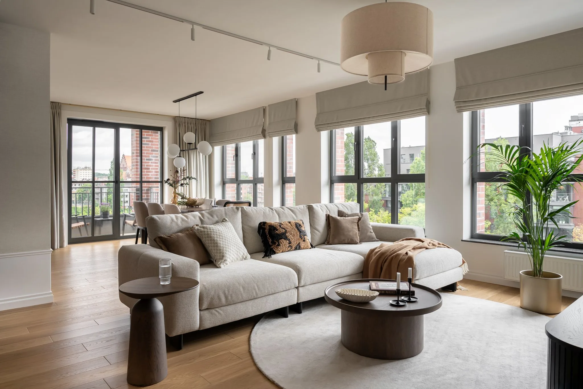 Duży salon dla dużej rodziny